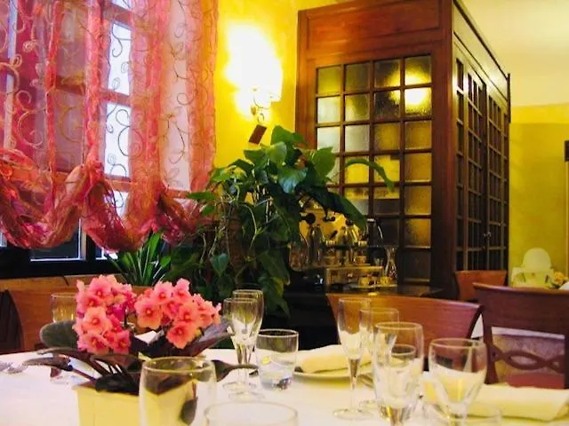 Otel La Del Borgo 2*
